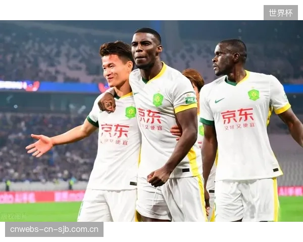 戴维森上演惊天倒钩，林良铭关键时刻头球为国安抢下平局。